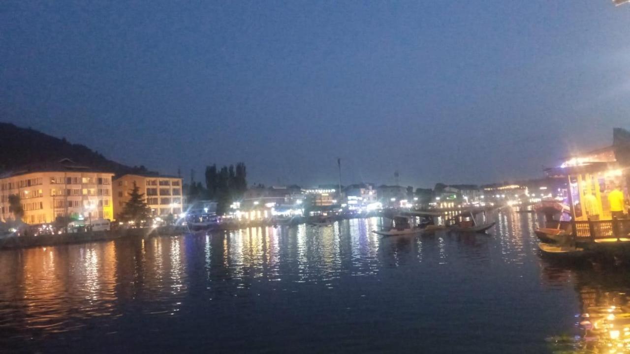 Island Apartment Srinagar  Exterior photo